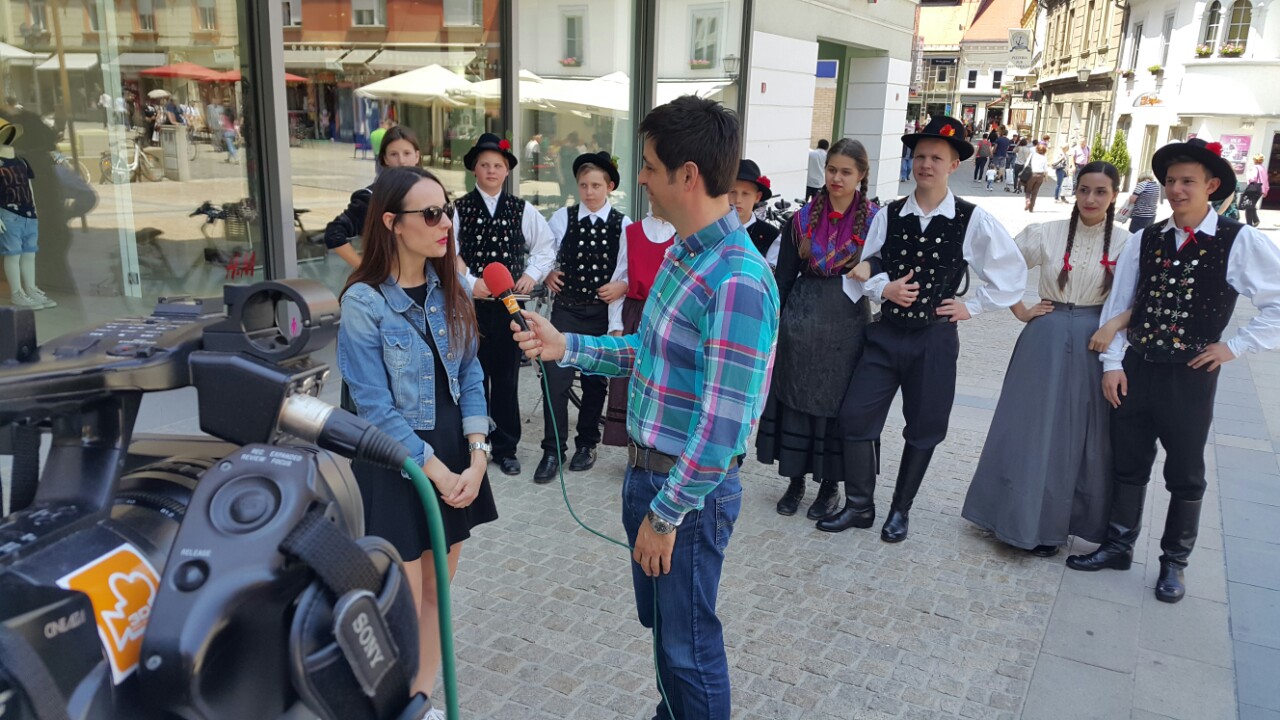 image 3f3724bee158144bba8727c0c2e26596b474f5ed8da50d01674cf2a8a58d2092 V